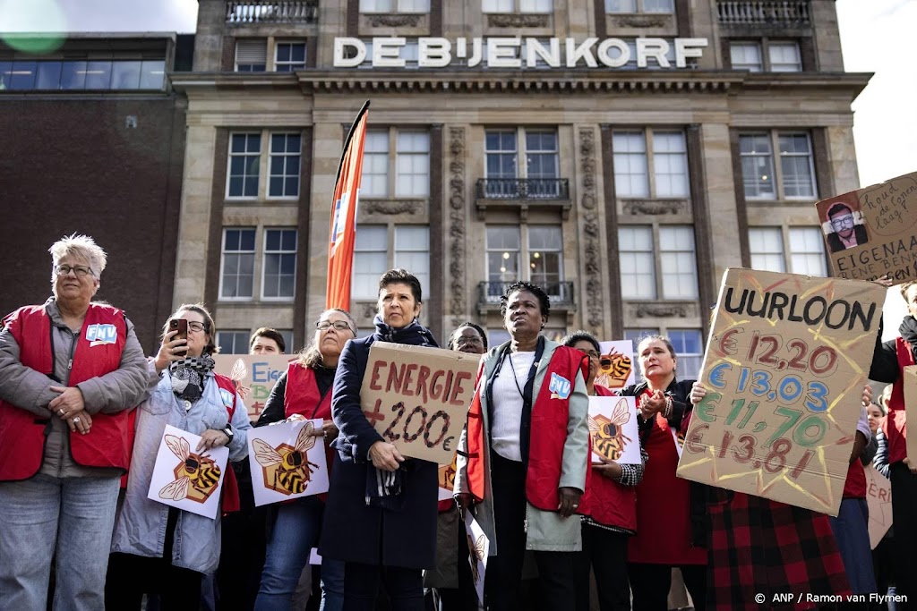 Vakbond FNV dreigt met meer stakingen bij de Bijenkorf