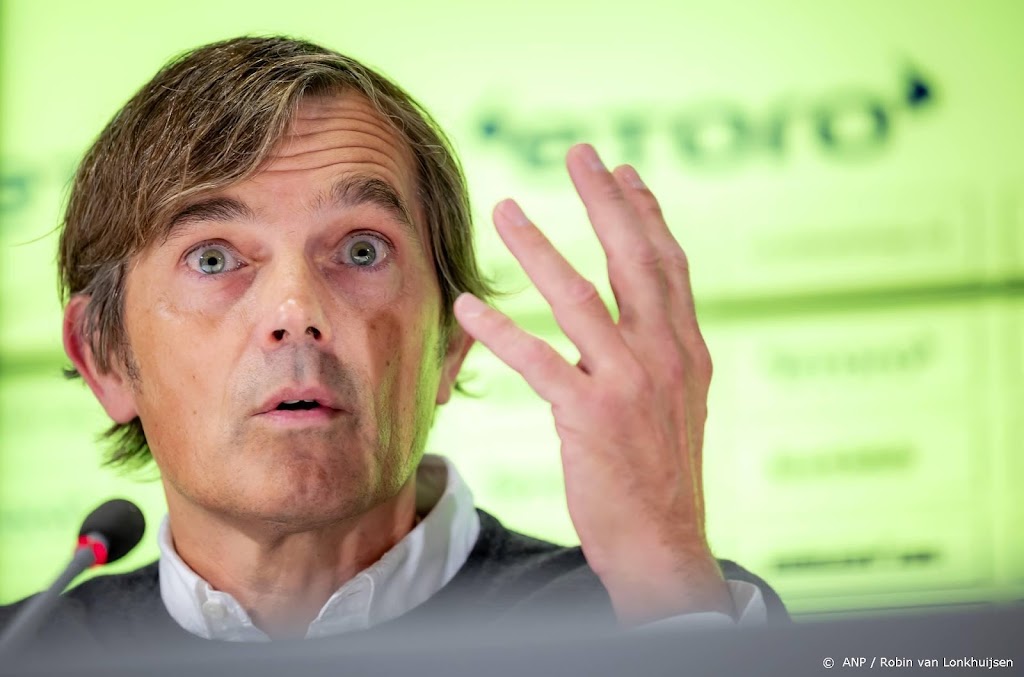 Cocu na hectische start klaar voor debuut bij Vitesse