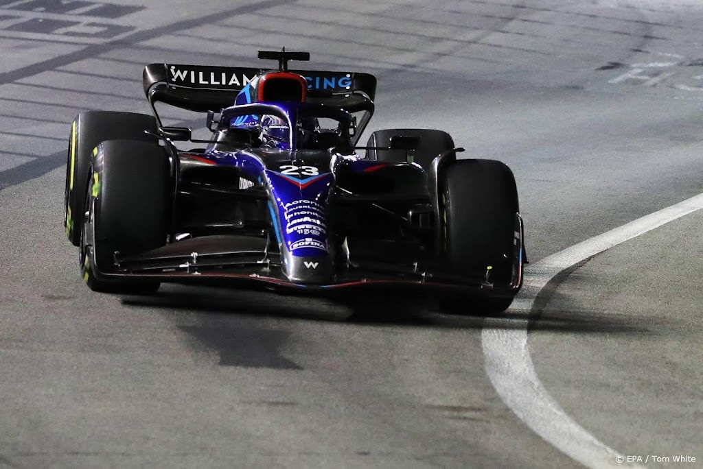 Formule 1-coureur Albon doorstaat eerste racedag in Singapore