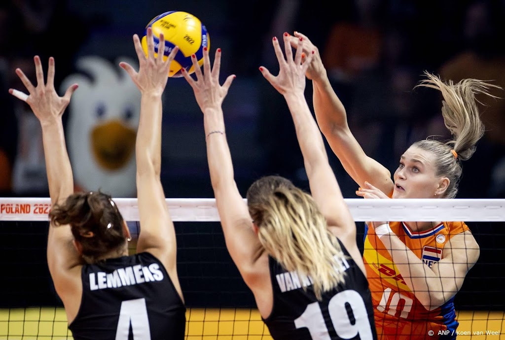 Volleybalsters op WK in vier sets onderuit tegen België