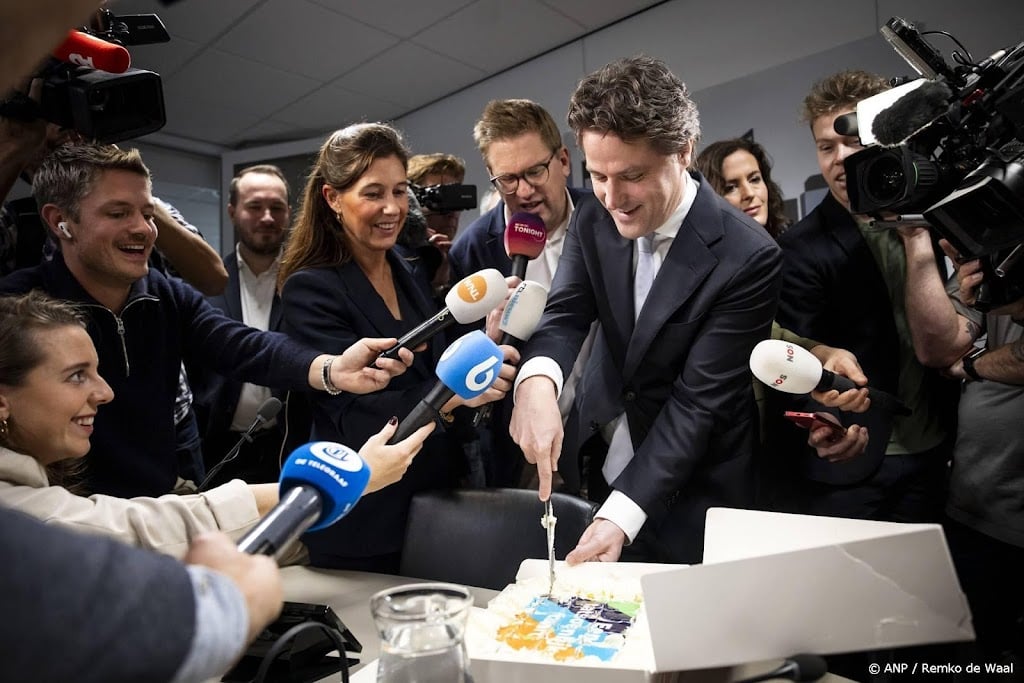 Bontenbal: eerst taart, dan snel hard aan het werk