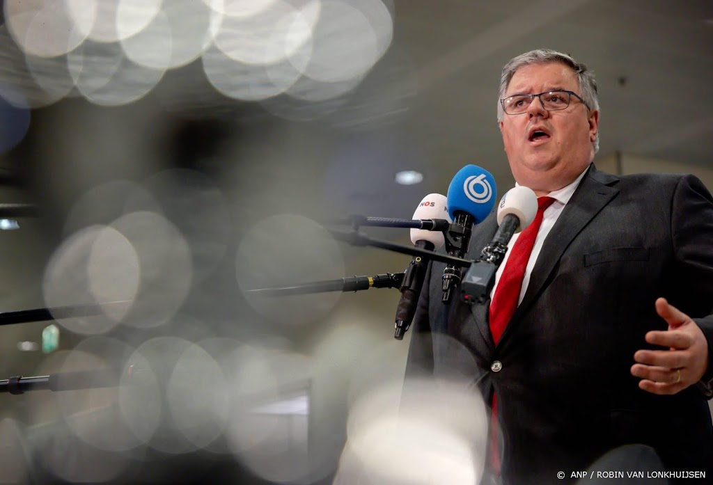 Burgemeesters over extraatje voor jeugd, vuurwerk en drukte
