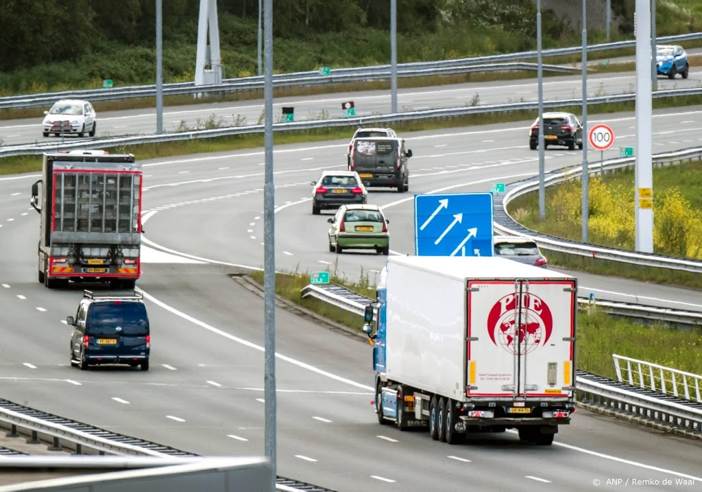 ‘Investeer in wegen, want na corona komt verkeersdrukte terug’