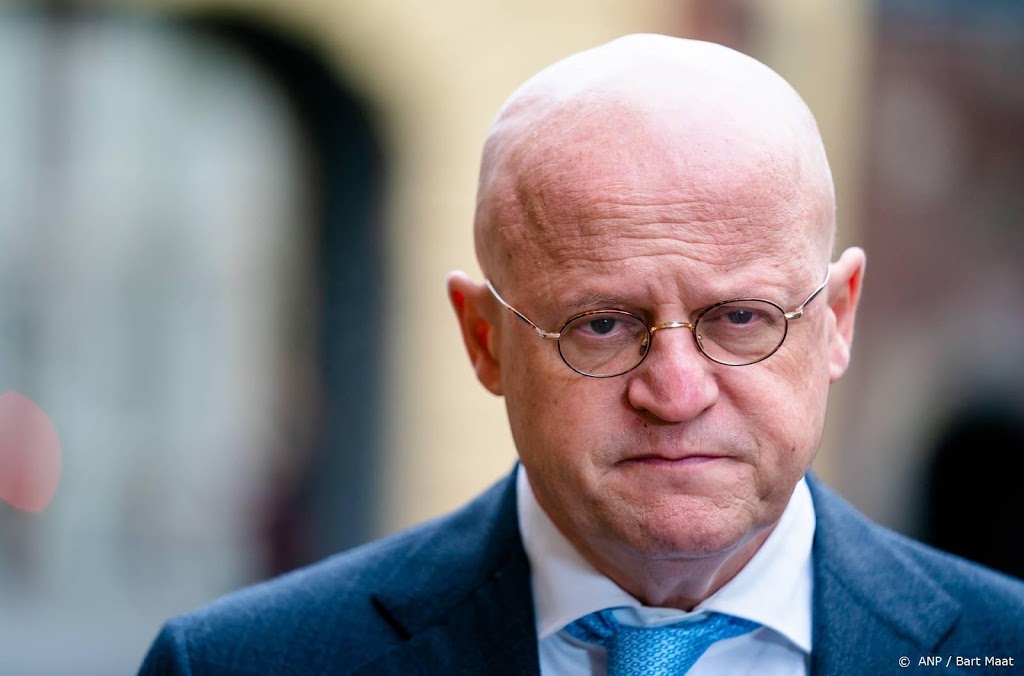 Minister: minder parkeerplaatsen om virus te beteugelen
