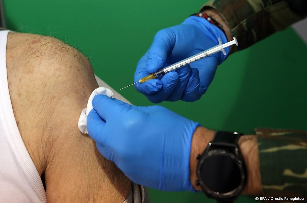 Griekenland beboet 60-plussers die zich niet laten vaccineren