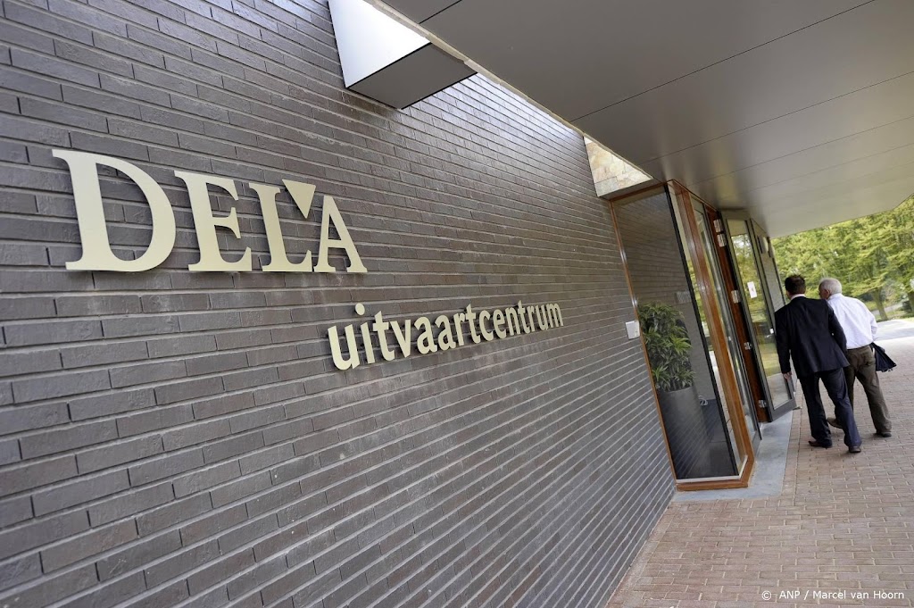 Uitvaartbedrijf DELA plaatst koelcontainers vanwege coronadoden