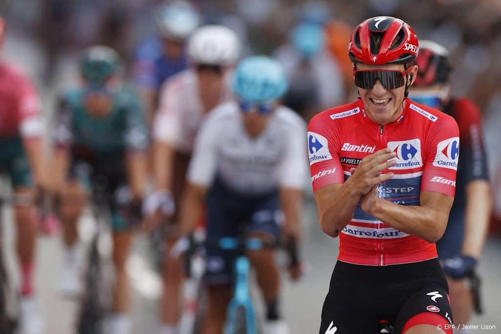 Wereldkampioen Evenepoel rijdt volgend jaar de Giro d’Italia