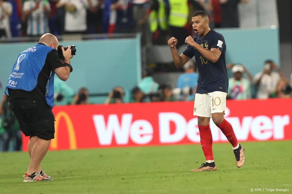 Mbappé en Griezmann op de bank bij Frankrijk tegen Tunesië