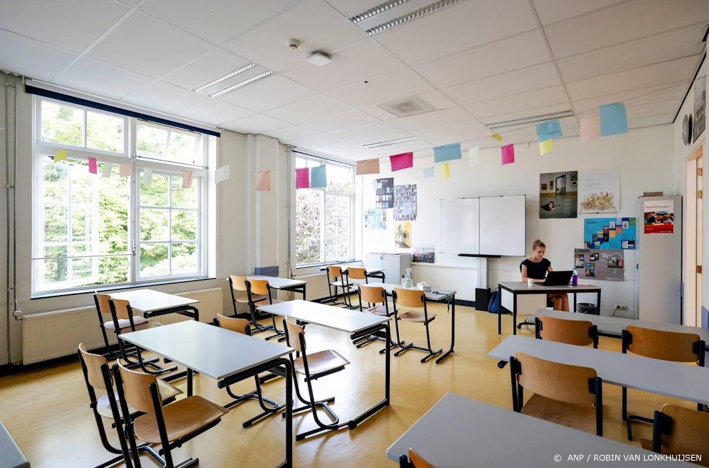 CNV: scholen moeten misschien langer dicht blijven