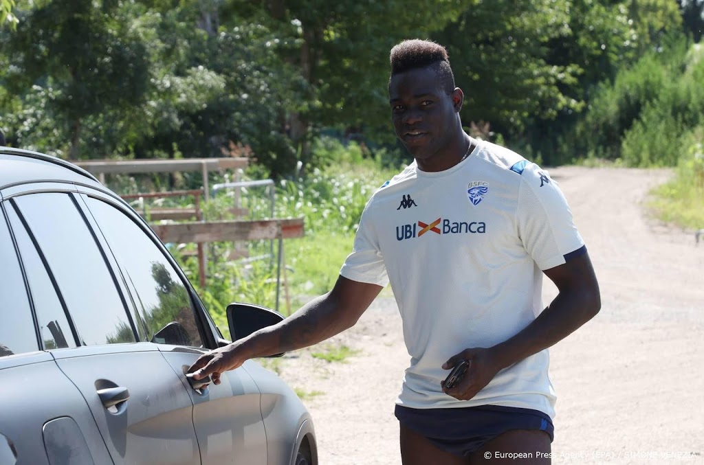 Balotelli scoort bij debuut voor Monza
