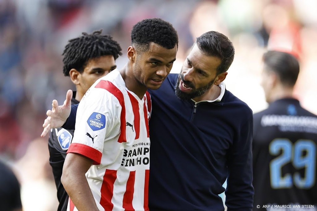 Van Nistelrooij: feit dat vertrek Gakpo titelkans PSV verkleint