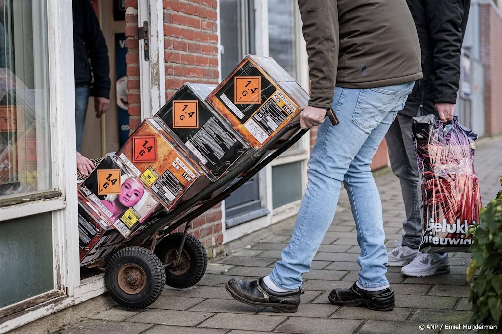 Vuurwerkbranche: tweede verkoopdag druk ondanks weersvoorspelling