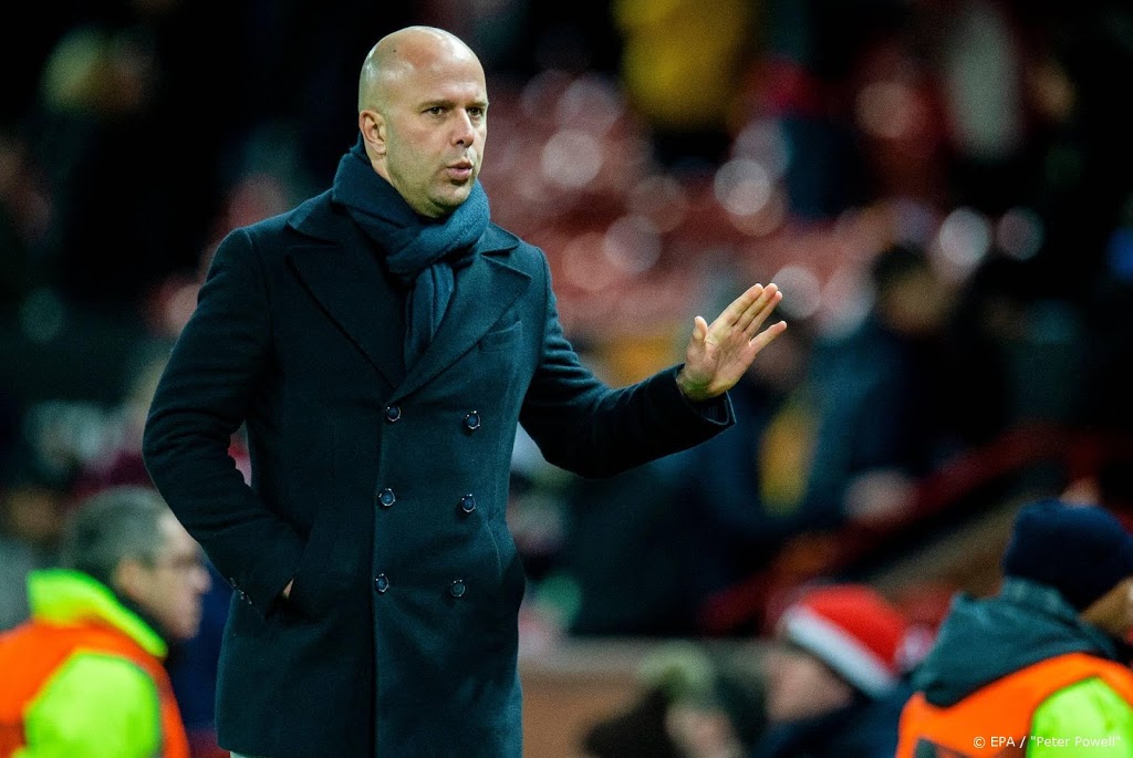 Trainer Slot van AZ wil nog niet van titelstrijd spreken
