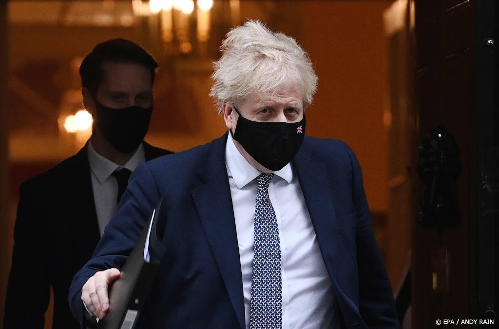 Johnson belooft verbeteringen na kritisch 'partygate'-rapport