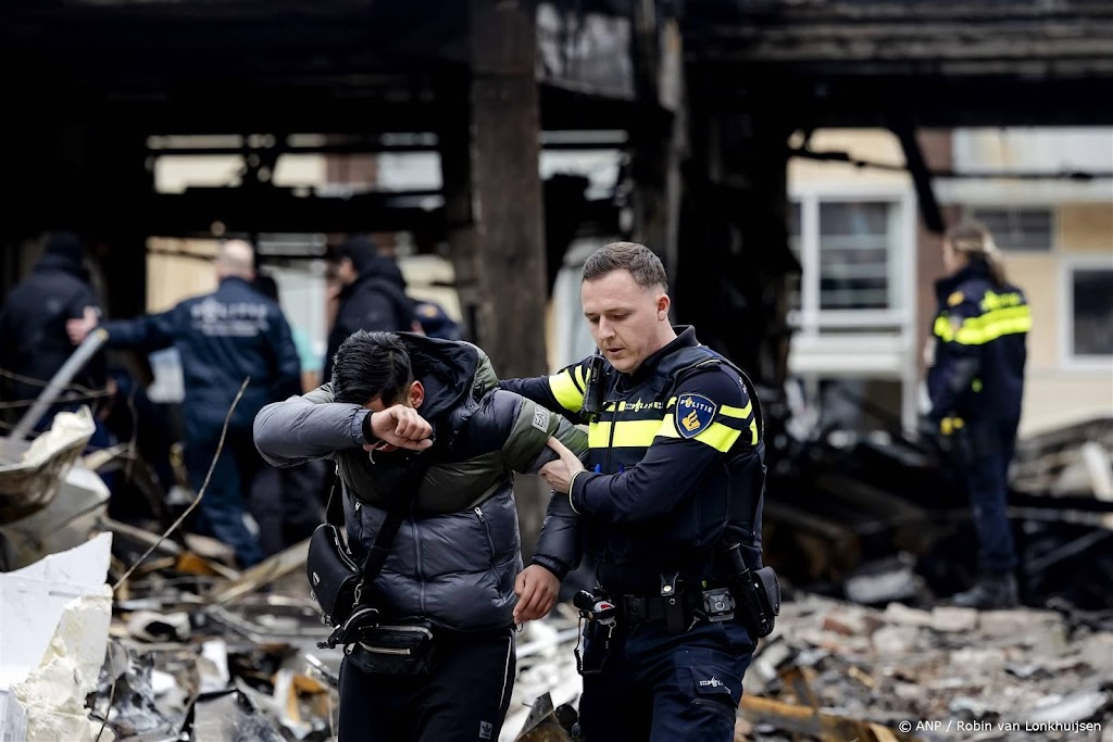 Politie Rotterdam begint met sloop door explosie getroffen pand