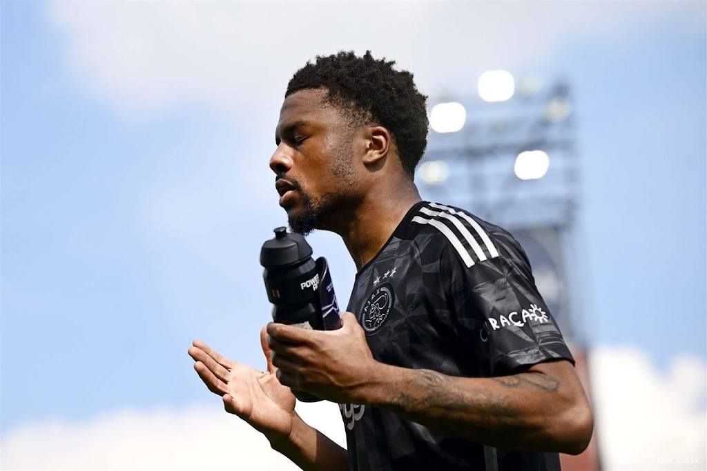 Geduldige Akpom laat met twee treffers van zich horen bij Ajax