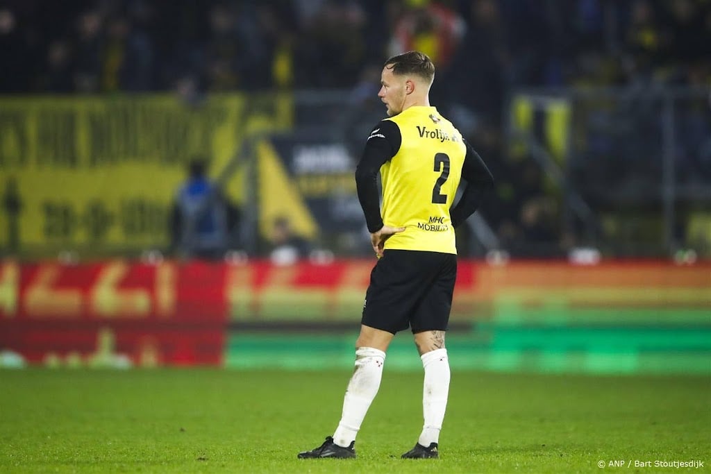 Lucassen verlengt aflopend contract bij NAC met twee jaar