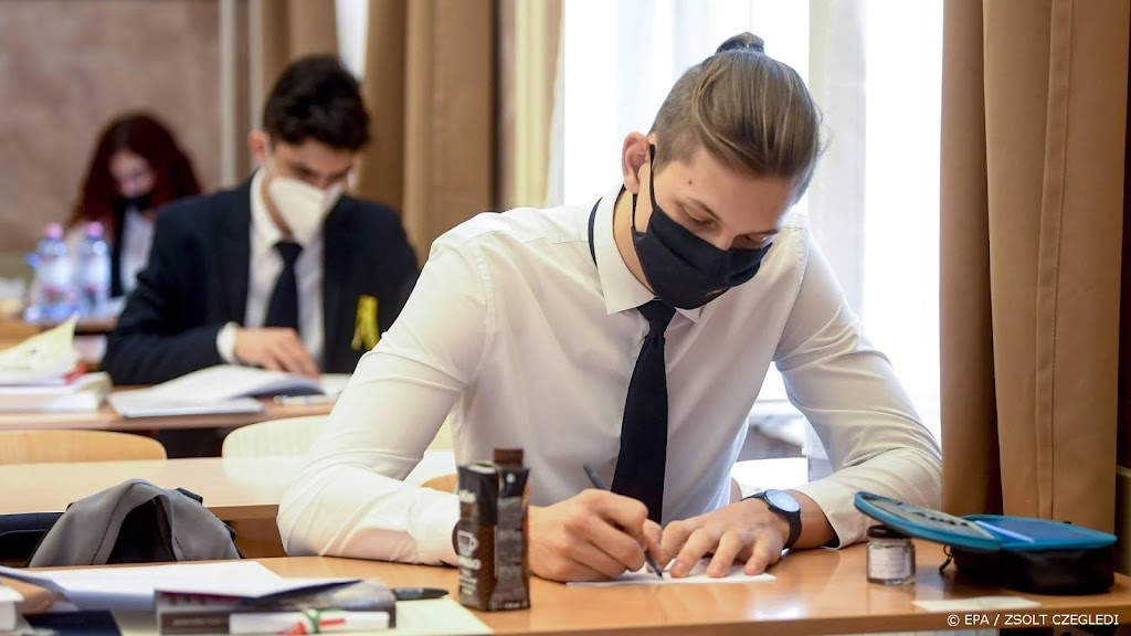 Gouverneur Florida maakt einde aan mondkapjesplicht op scholen