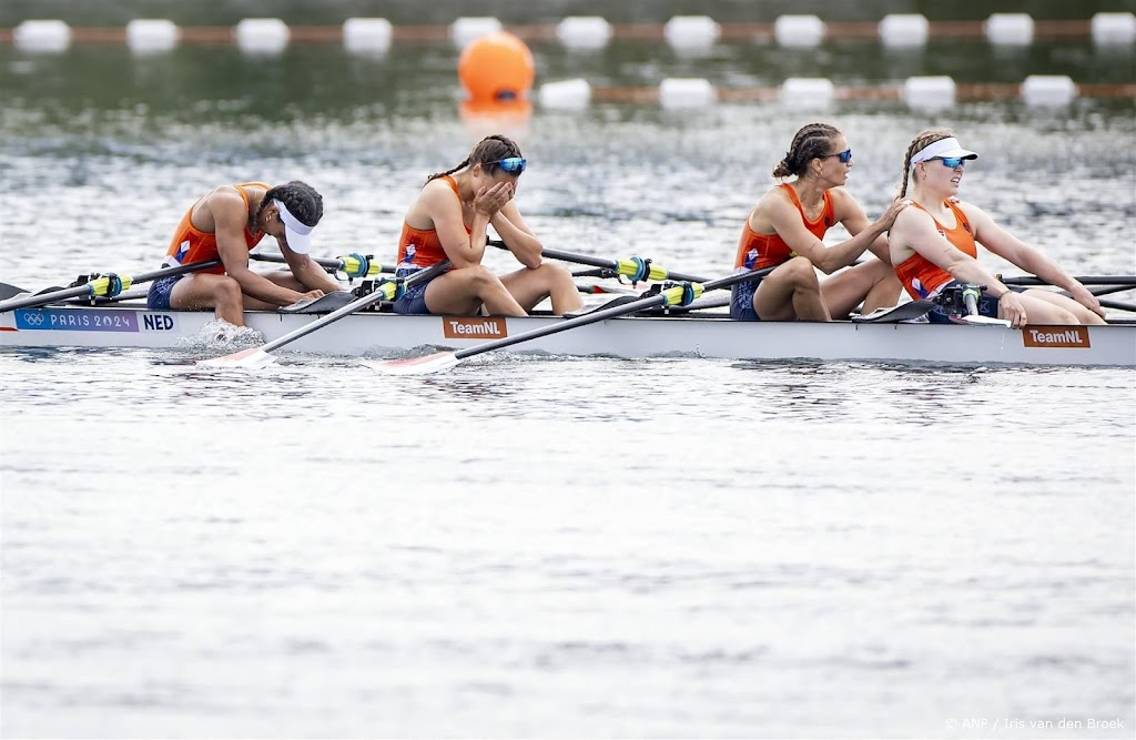 Ook roeisters dubbelvier pakken medaille, na fotofinish: zilver