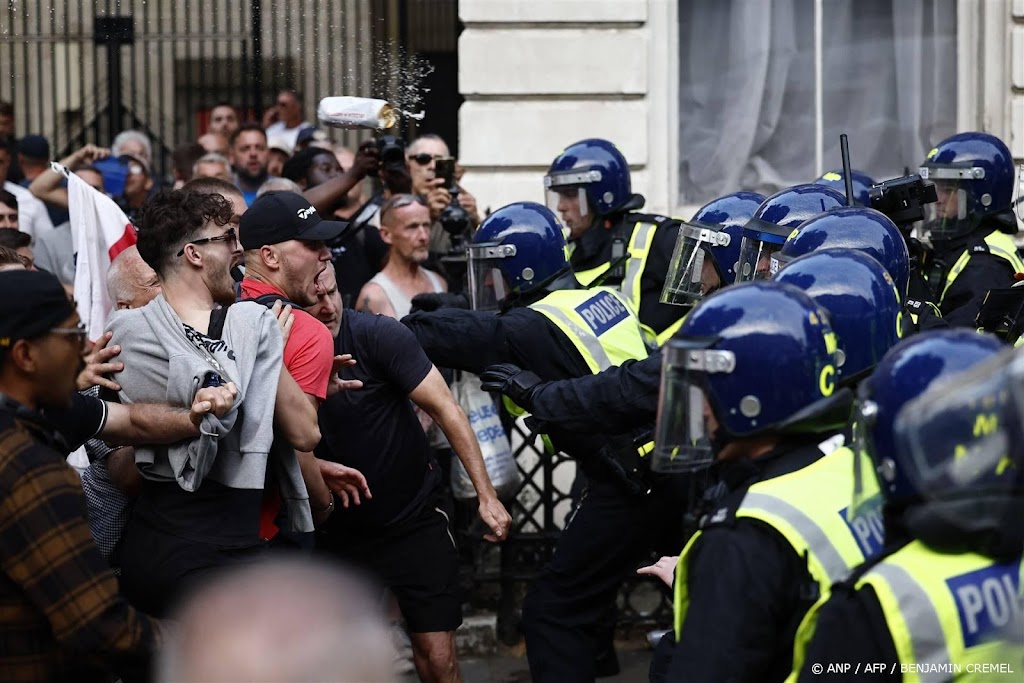 Rel bij protest om steekpartij Southport bij Downing Street