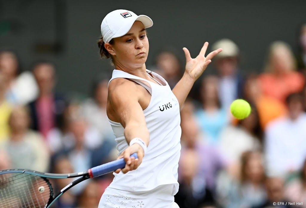 Barty voorkomt setverlies en bereikt tweede ronde US Open