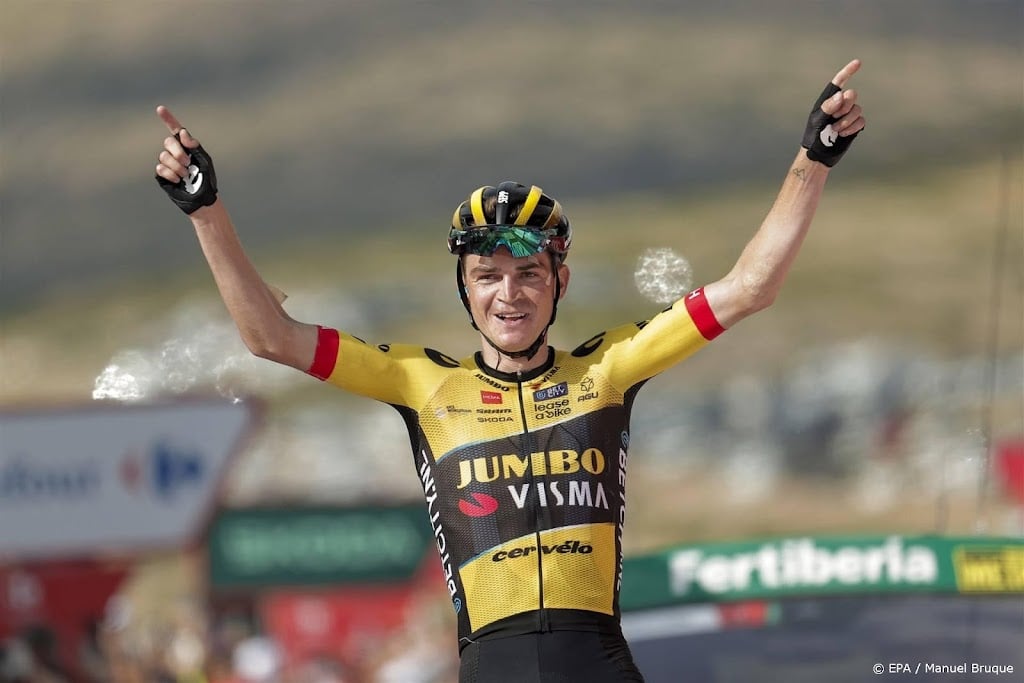 Kuss bezorgt Jumbo-Visma ritzege, Martinez pakt leiding in Vuelta