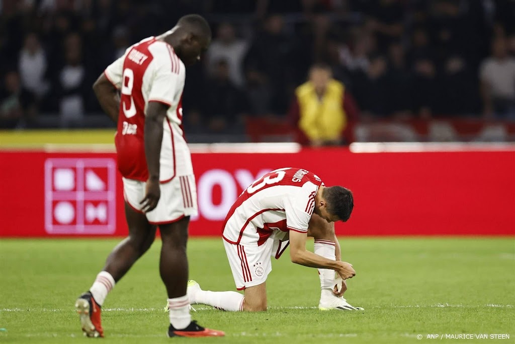 Ajax met schaamrood op kaken naar Europa League