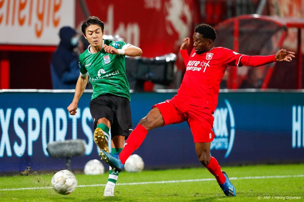 FC Twente trefzeker in Zwols foutenfestival