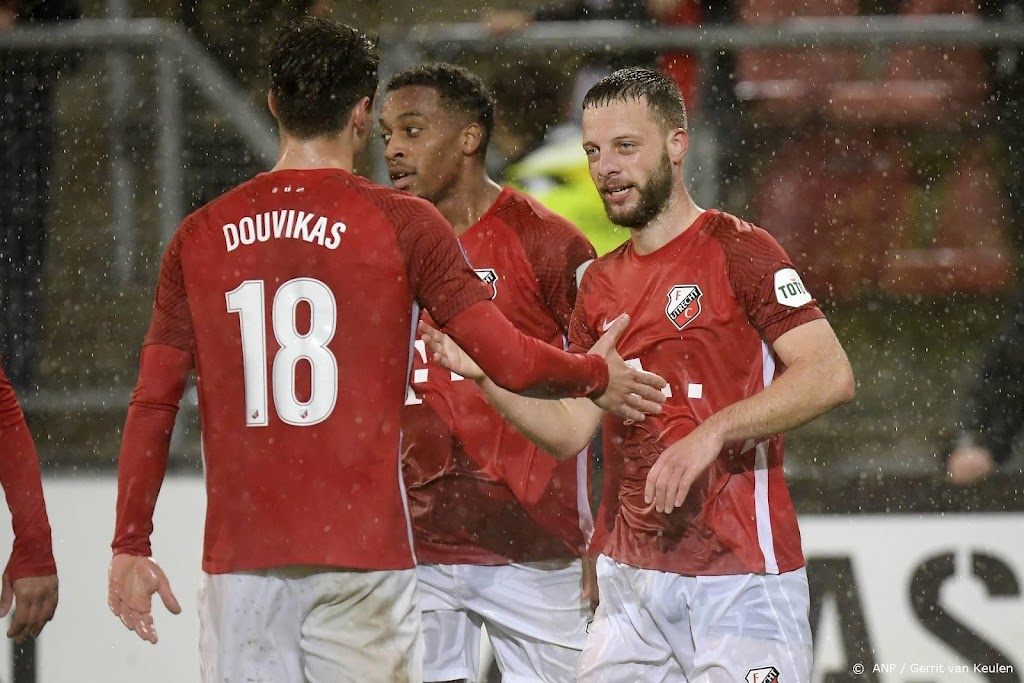 Ramselaar schiet FC Utrecht met drie treffers langs Willem II