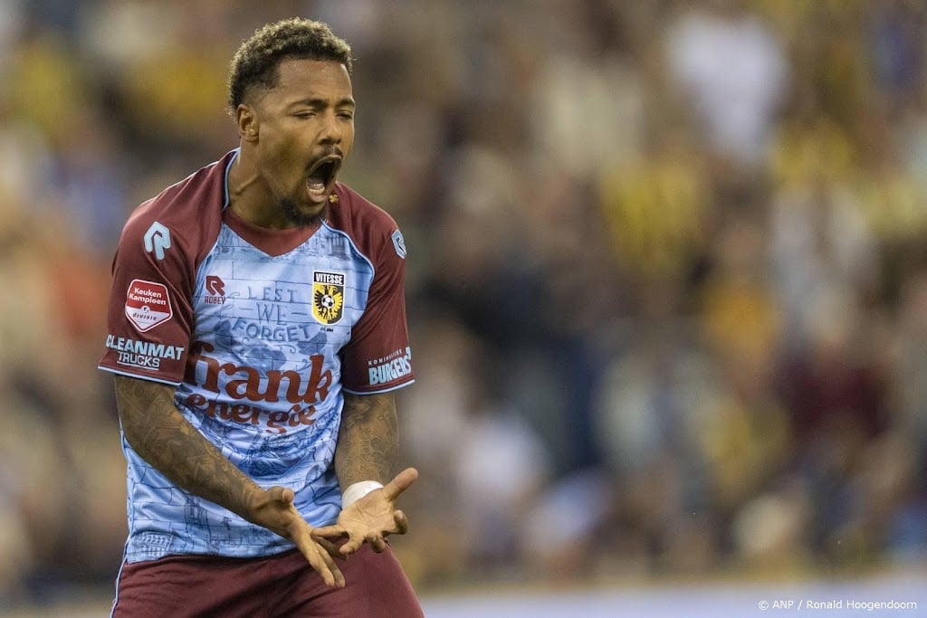 Vitesse wint bij VVV-Venlo na slecht nieuws van KNVB