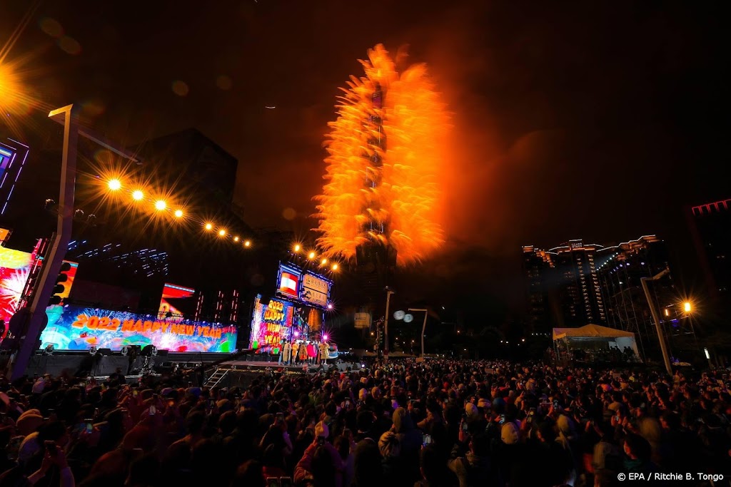 Wereld viert begin 2022, ondanks coronapandemie