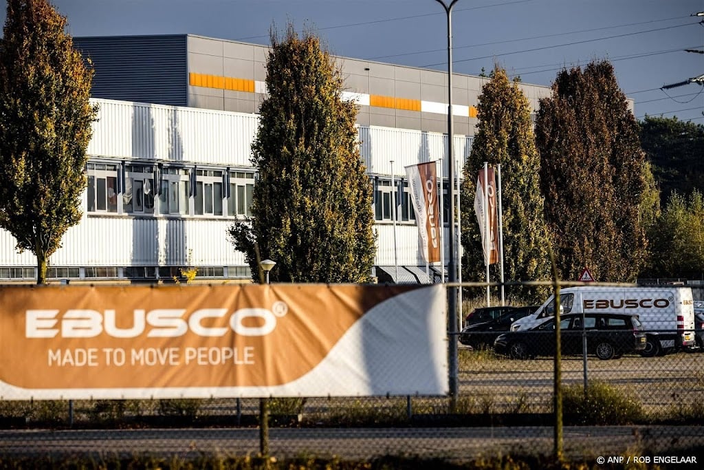 Bussenmaker Ebusco daalt op Damrak na grote ontslagronde