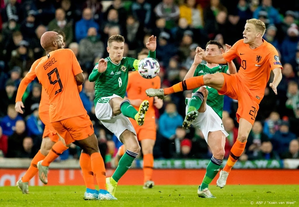 Oranje plaatst zich zonder franje voor EK