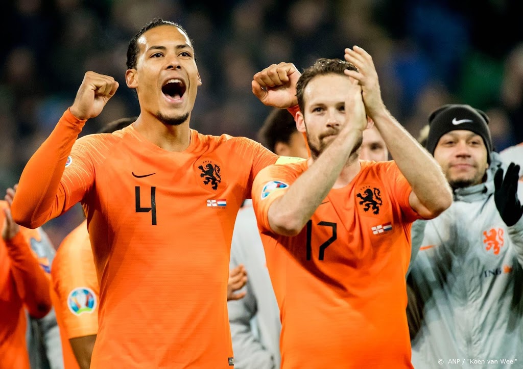 Blind lacht om favorietenrol Oranje op EK