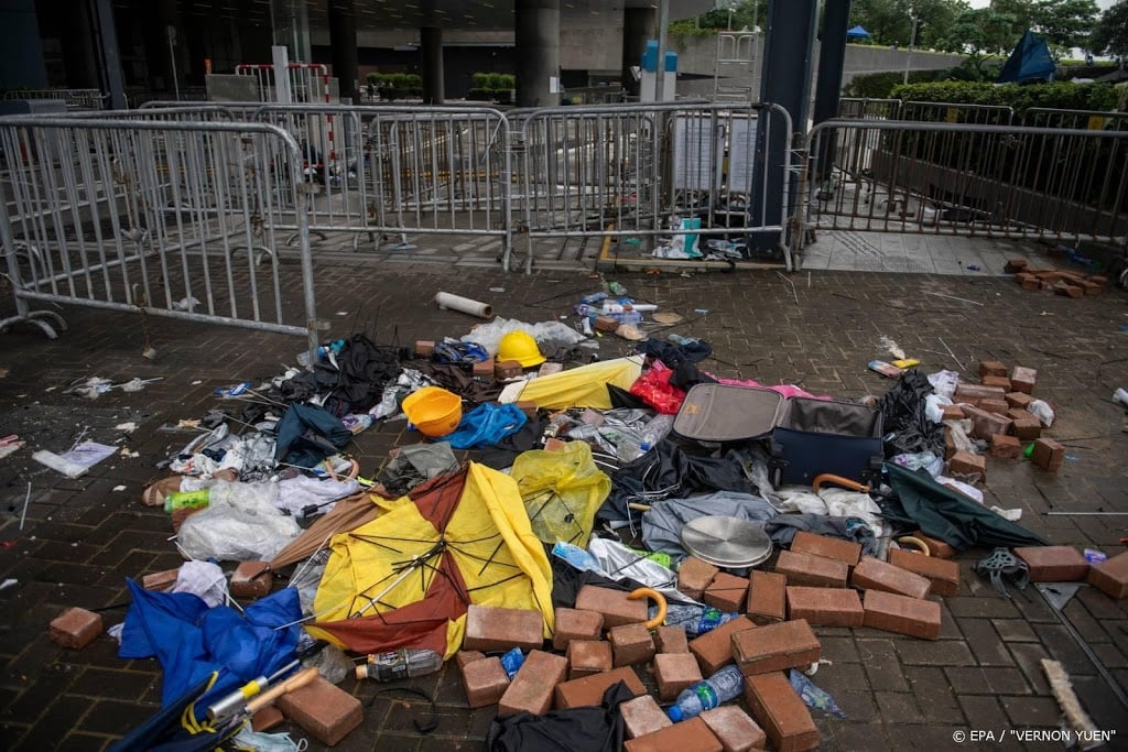Hongkong likt wonden na onrustige nacht