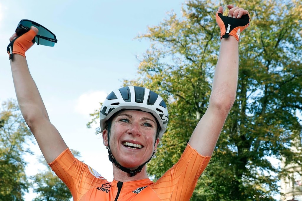 Van Vleuten wielrenster van het jaar