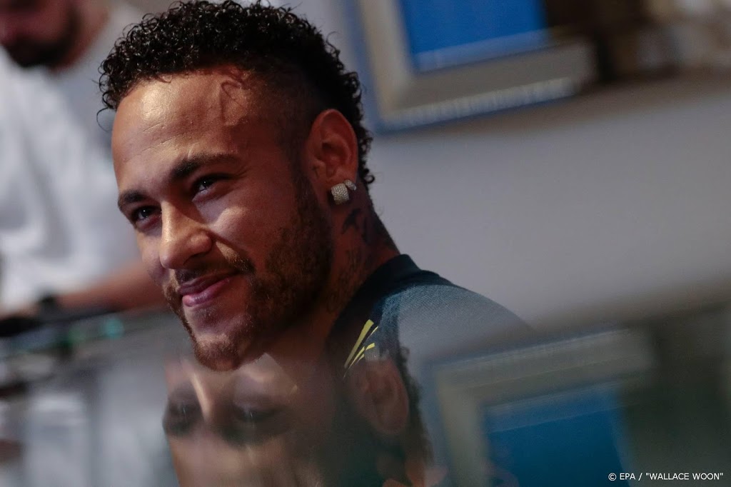 Neymar terug bij Paris Saint-Germain