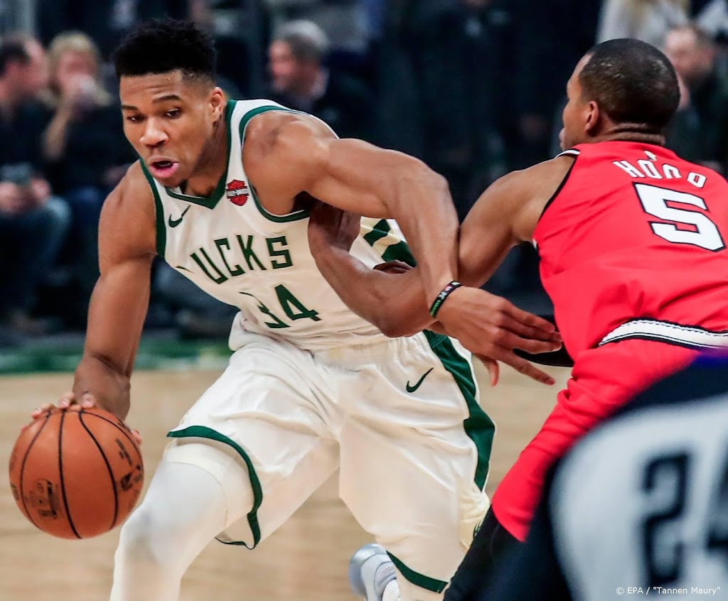 Basketballers Bucks naar koppositie NBA