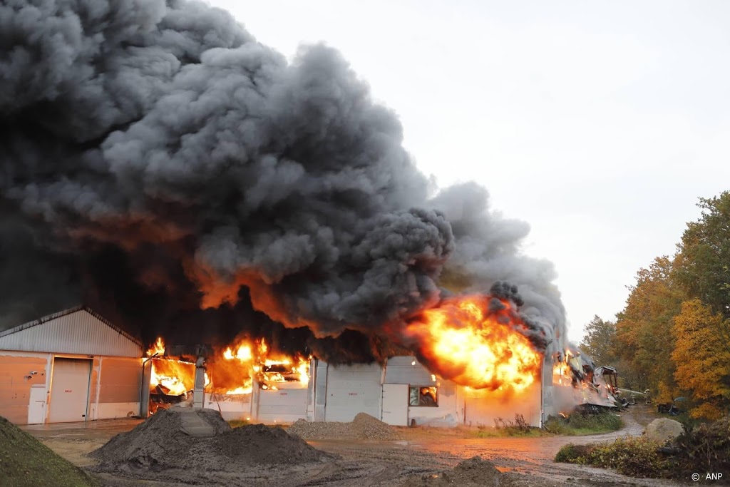 Grote brand verwoest honderden caravans
