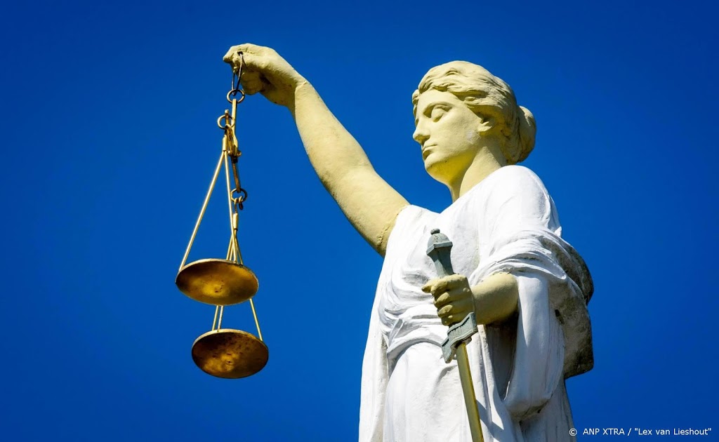 Teruggestuurde IS-vrouwen voorlopig in cel 