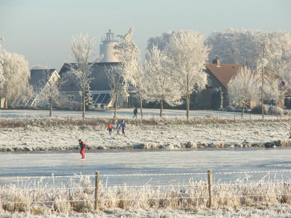 Schaatsen op het Grote Gat in Oostburg Foto