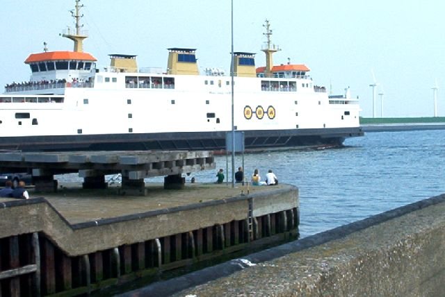 Boot Vlissingen-Breskens. | ZeelandNet Foto