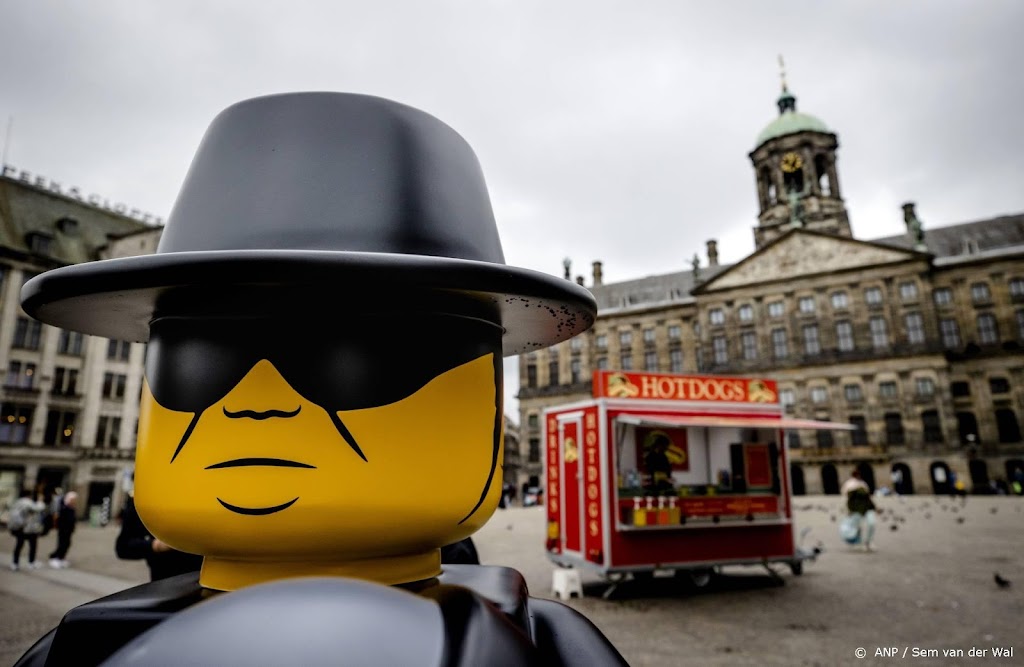 Legobeeld André Hazes duikt op in Friese Oldeberkoop