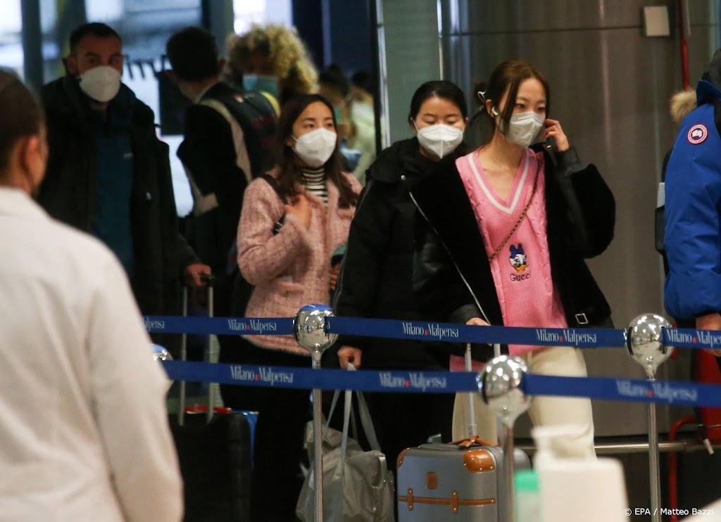 Parijs roept EU-landen op tot coronatest voor reizigers uit China