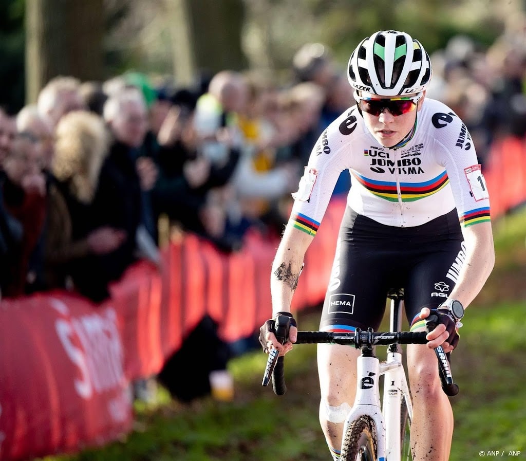 Veldrijdster Van Empel ook op eerste dag van 2024 de beste