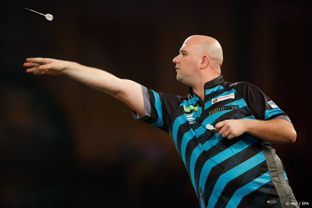 Cross na memorabele comeback naar halve eindstrijd op WK darts
