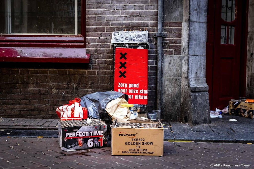 Onrustige nacht in Amsterdam met 'flink aantal incidenten'