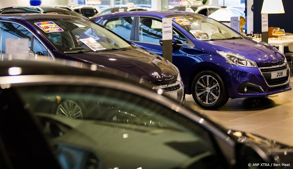 Verkoop nieuwe personenauto's vorig jaar door eindsprint gestegen