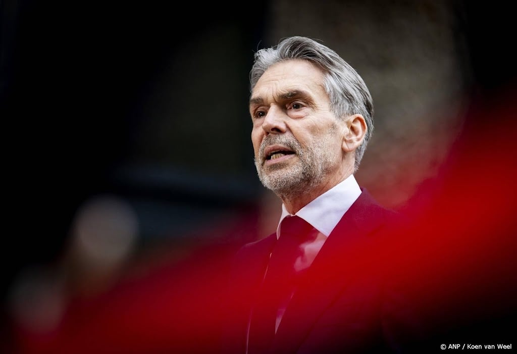 Schoof condoleert Zwitserse president na dodelijke brand in bar