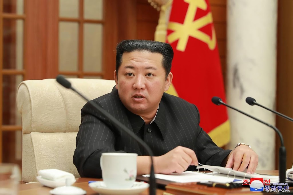 Dictator Kim oogt magerder in Noord-Koreaanse documentaire